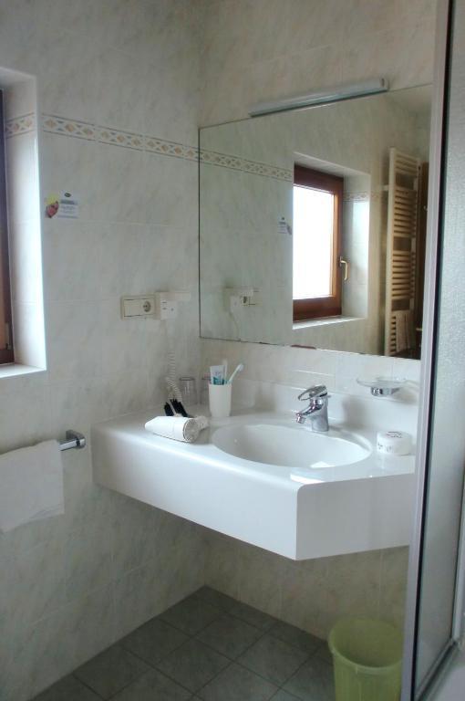 Hotel Viktoria Kastelruth Zimmer foto