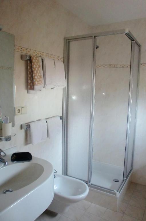 Hotel Viktoria Kastelruth Zimmer foto